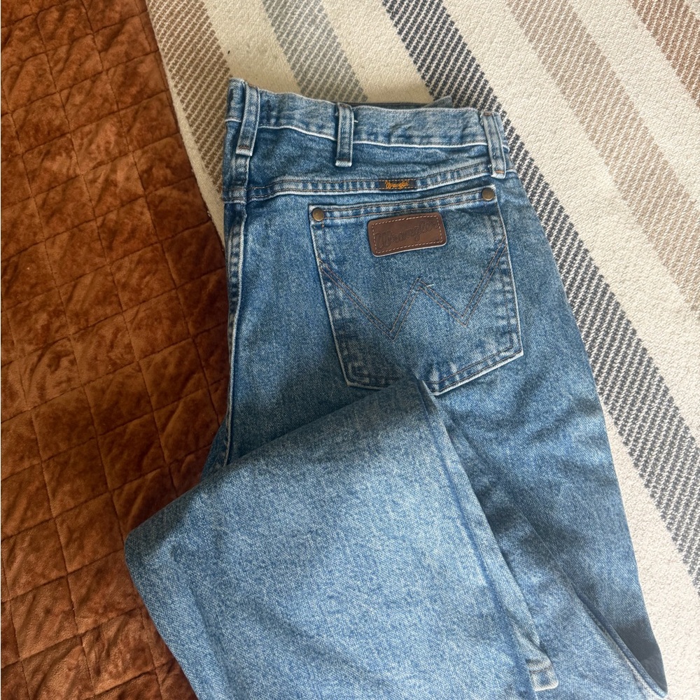 Wrangler Relaxed Fit Blue Jeans